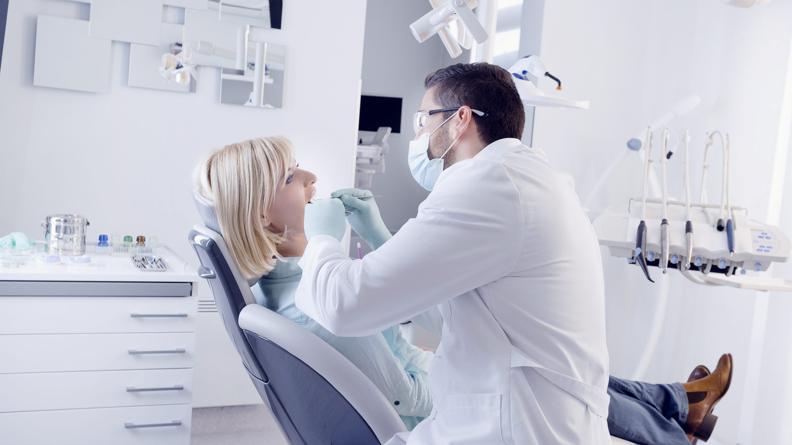 Dentist in Holland, TX